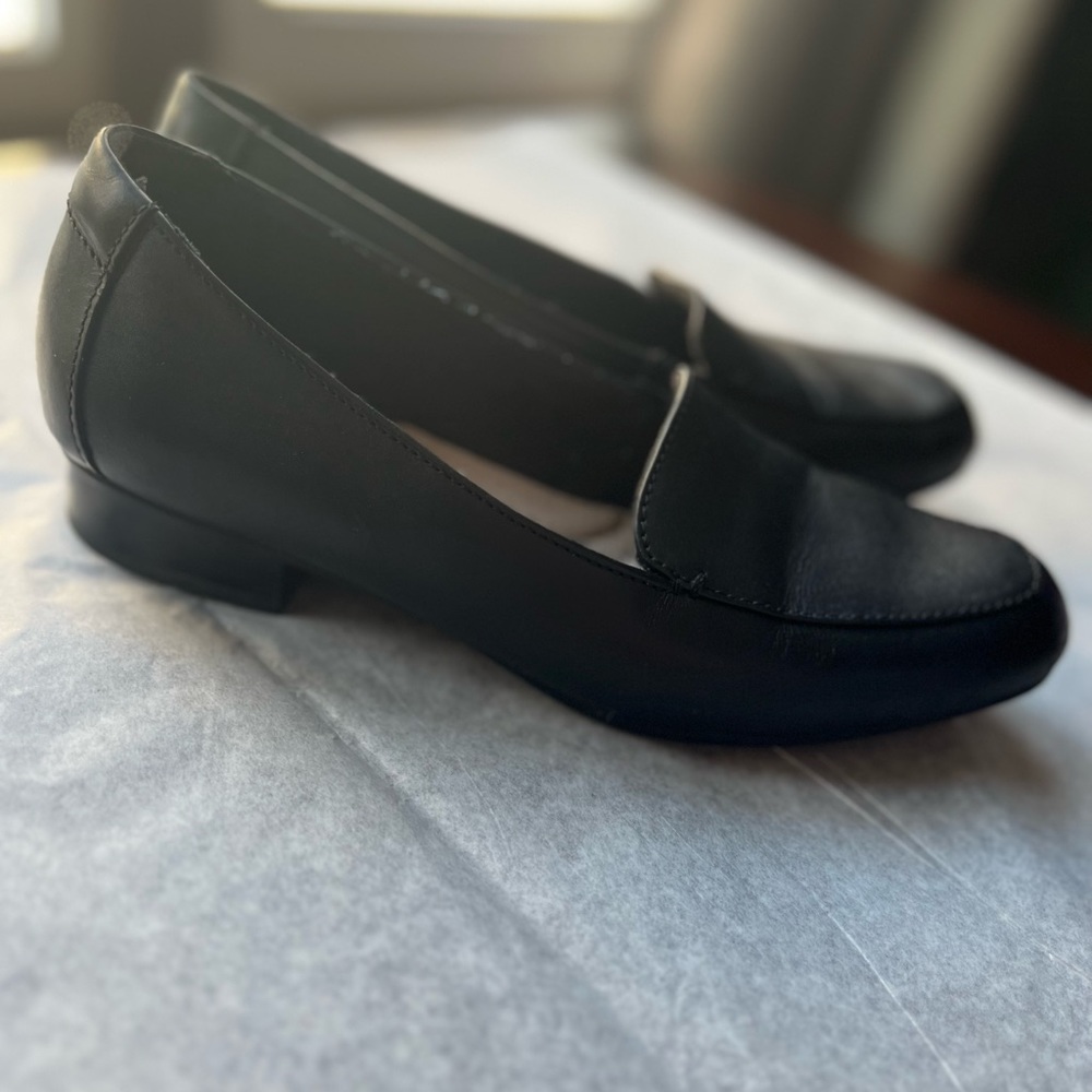 Clarks size 7 loafer